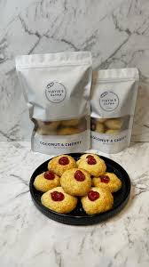 YiaYia's Glyka Coconut & Cherry Biscuits 175g